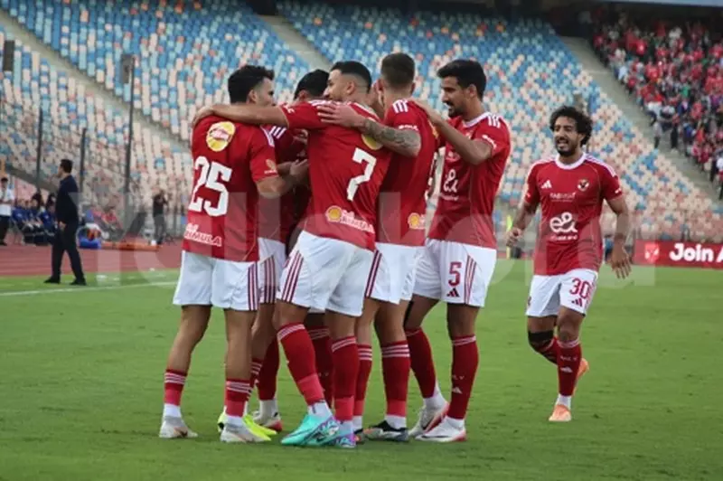 إنجاز شخصي ينتظر توروب.. الأهلي يبحث العودة للصدارة من بوابة بتروجيت